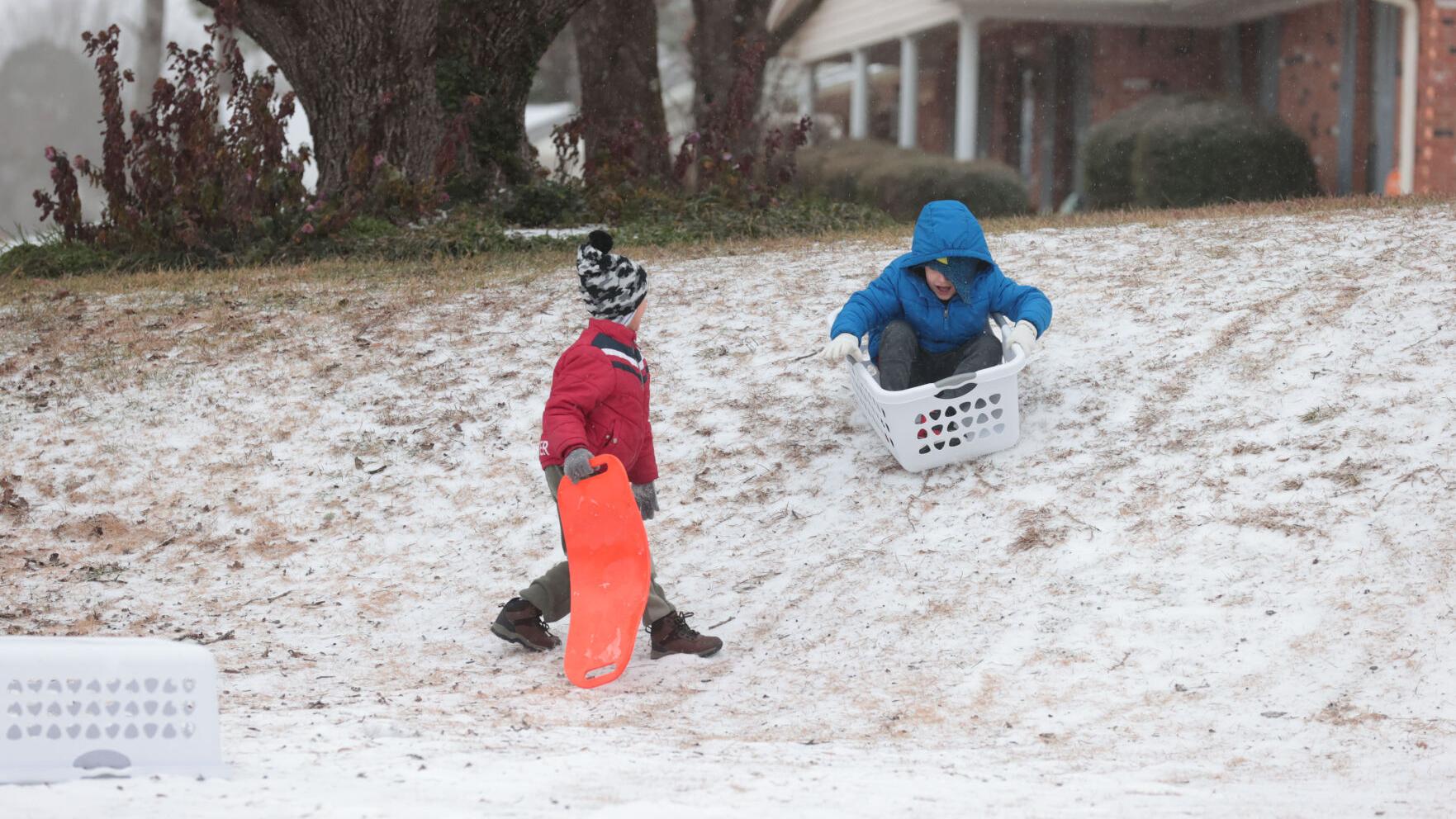 PHOTOS: Snow, sleet blanket Northeast Mississippi